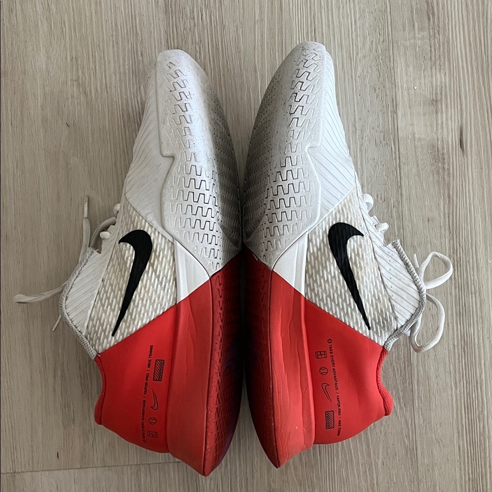 Nike Vapor White and Orange Court shoes, Air Zoom sole. GC